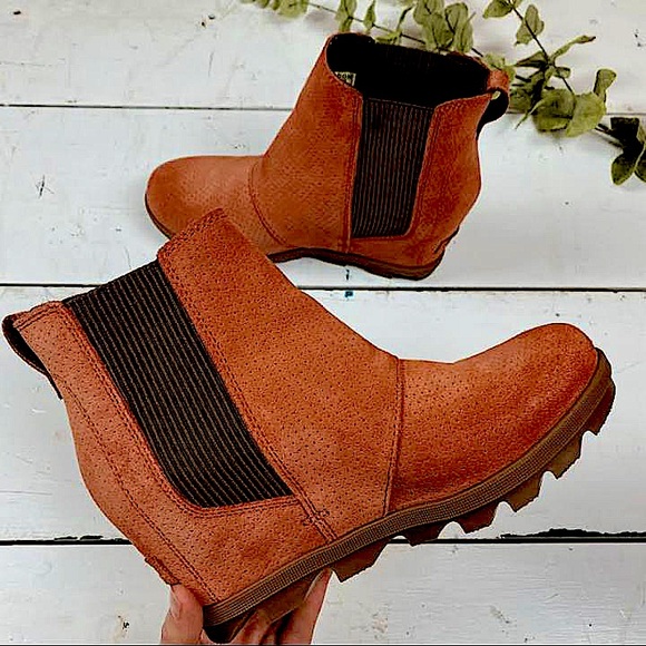 Sorel Shoes - Sorel Joan of arctic Chelsea wedge boot NWOT